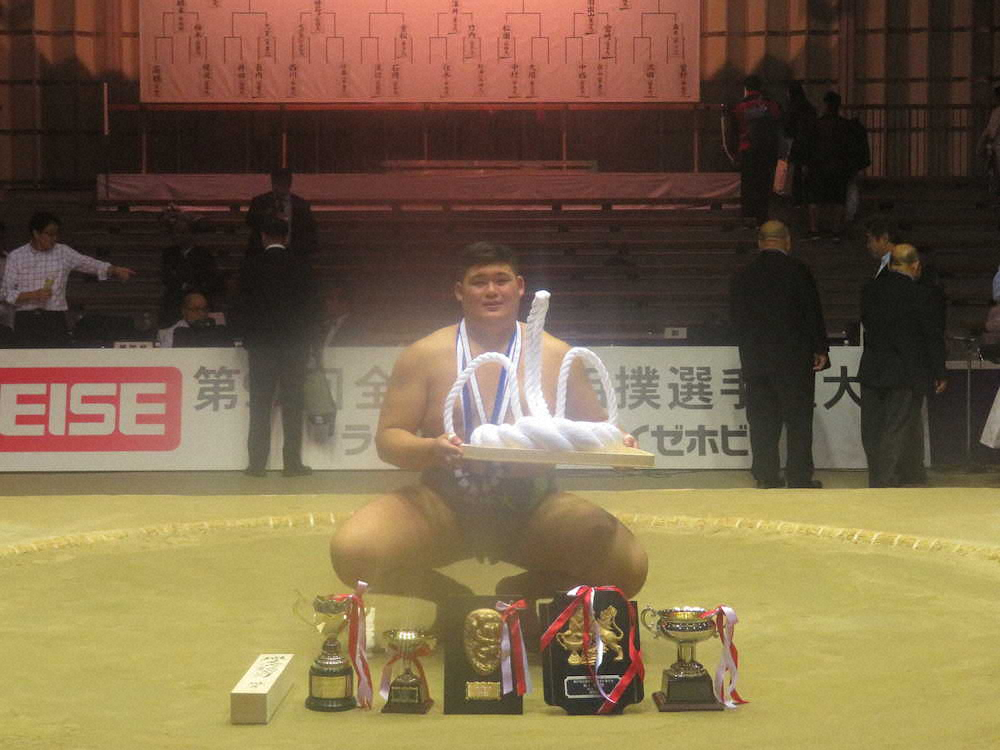 【画像・写真】日体大の中村泰輝　29年ぶり1年生学生横綱「何も考えてない。ガムシャラでした」プロは大学卒業後