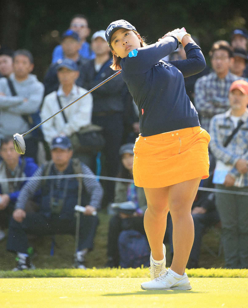【画像・写真】鈴木愛　ドキドキの1打差逃げ切り今季5勝目「後半は心臓が飛び出るくらいだった」