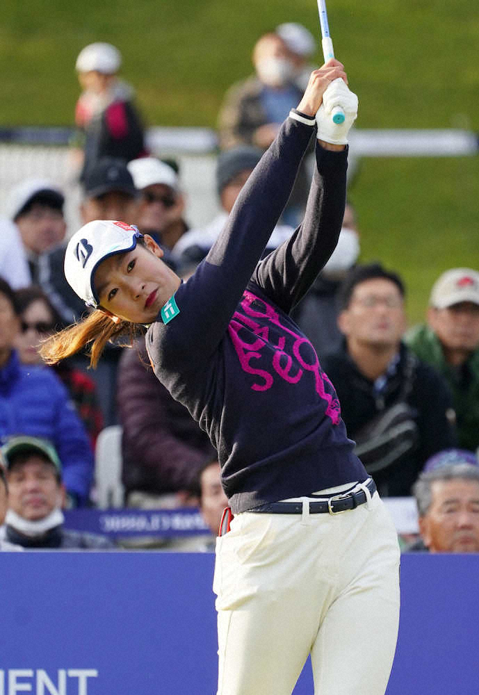 【画像・写真】松田鈴英　9番でホールインワンを達成「プロとして初めてだってので、うれしい」