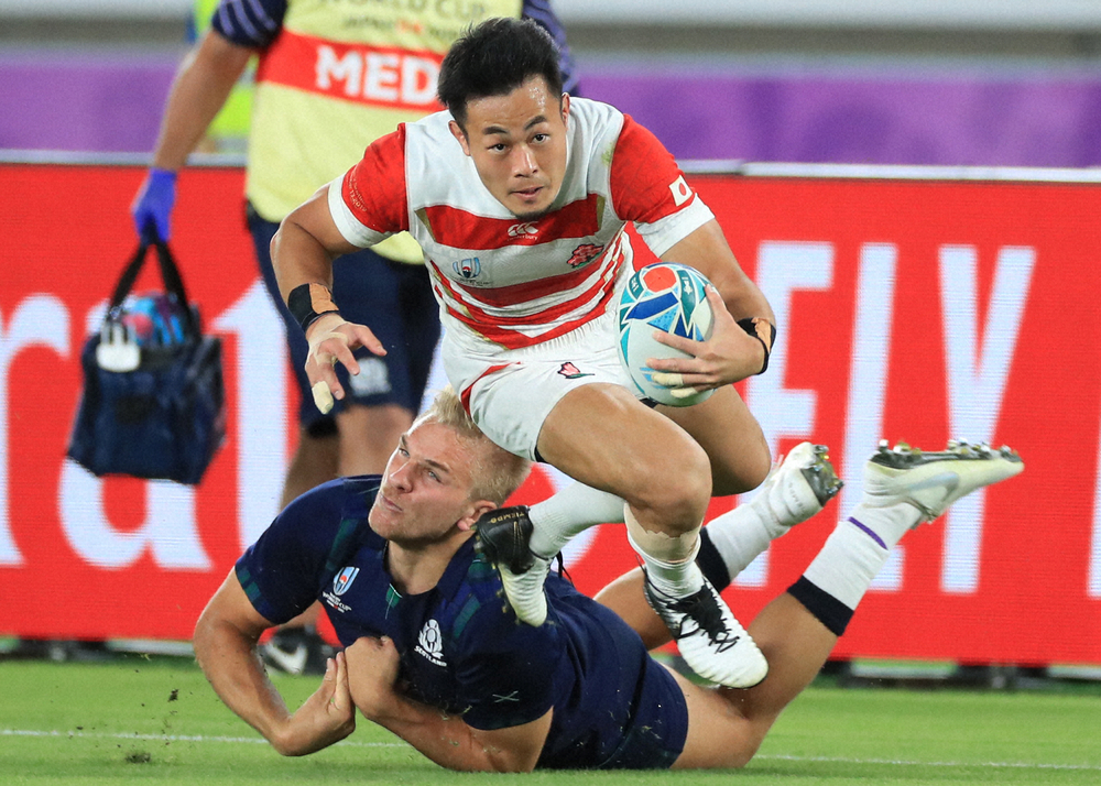【画像・写真】19年W杯で活躍したラグビー日本代表の福岡（手前）