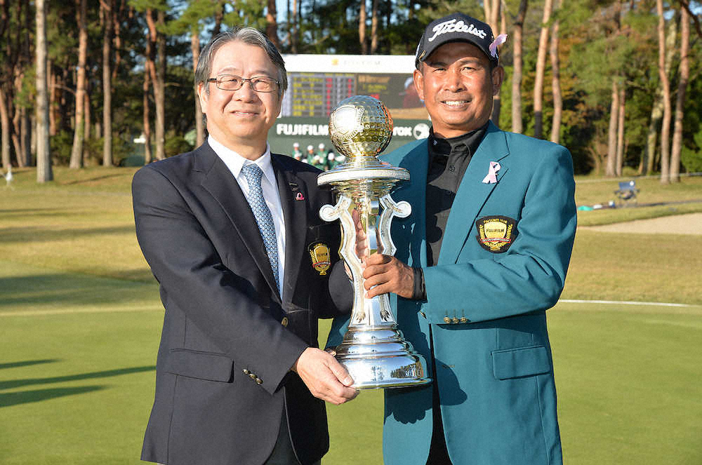 【画像・写真】ウィラチャン圧勝　大会記録通算16アンダー　初のシニア賞金王に前進