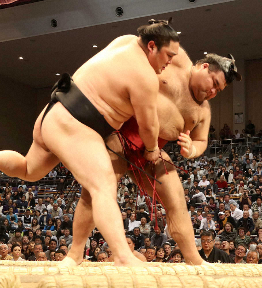 【画像・写真】貴景勝、物言いつくも軍配通り勝利　高安、際どい勝負を制して連敗阻止 
