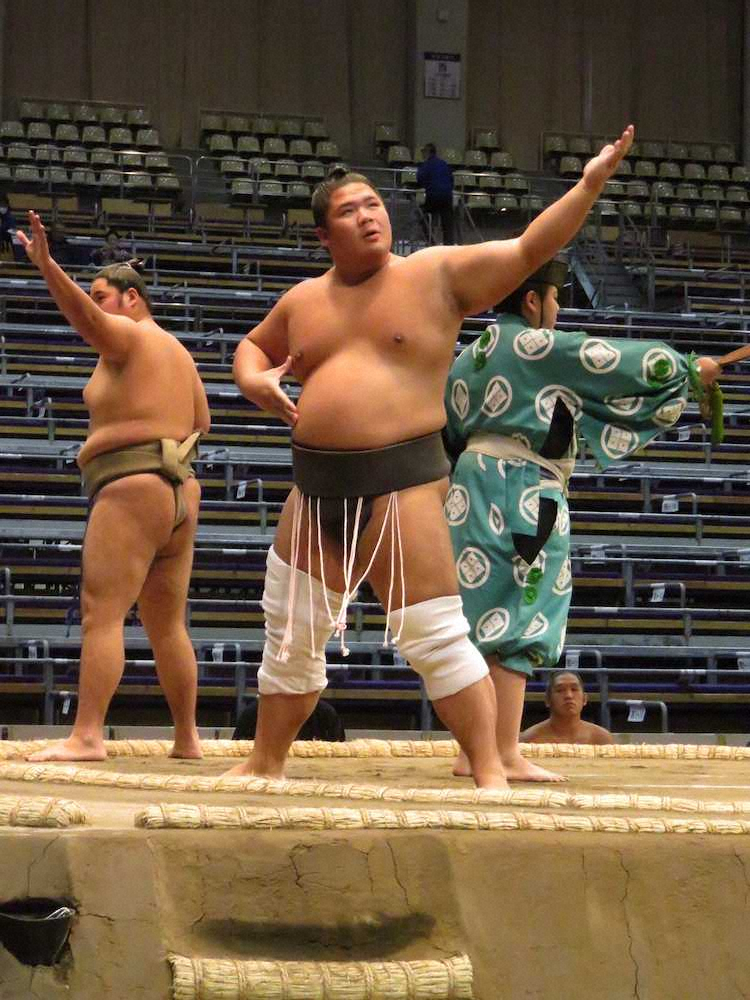 【画像・写真】5場所ぶり復帰の宇良　序二段で無傷3連勝、緊張の土俵「1勝ずつ積み重ねられれば」