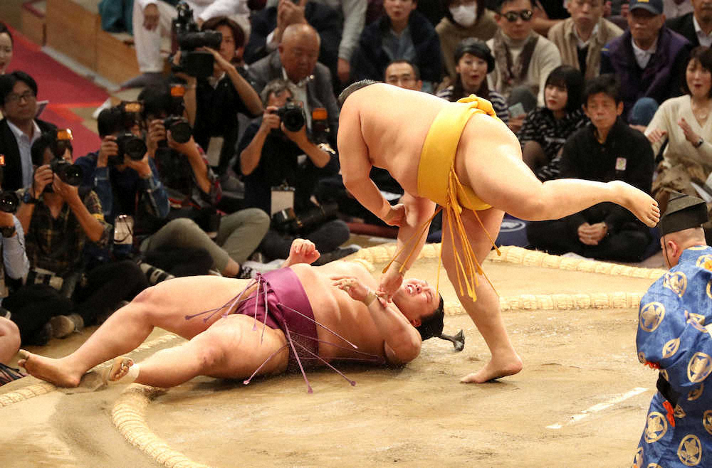 【画像・写真】炎鵬　松鳳山に4連敗で“白旗”　朝乃山は出直し誓う