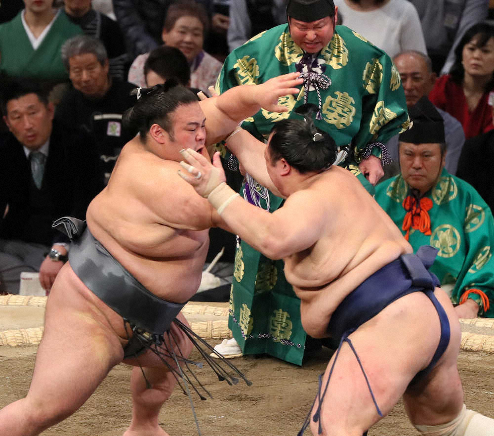 【画像・写真】白鵬、7連勝で単独トップ死守　貴景勝は鼻血流すも6勝目　1差に朝乃山、輝が迫る