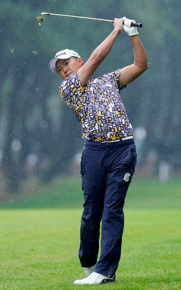 【画像・写真】今平　粘って72、首位浮上「全体的にはよく耐えたかな」