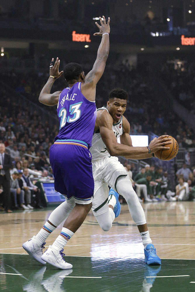 【画像・写真】アデトクンボが50得点　43年ぶりの開幕17戦連続でダブルダブル　バックスは8連勝