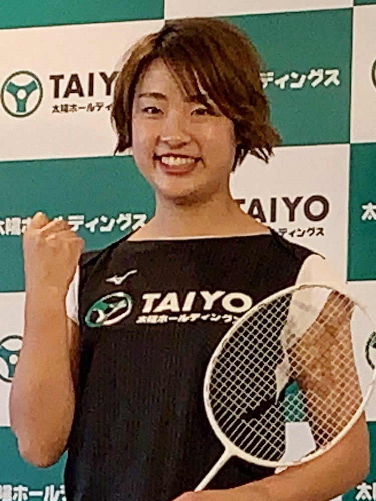 【画像・写真】奥原、新ユニの企業ロゴ大きい? ストレートで初戦突破も“ドタバタ珍事”