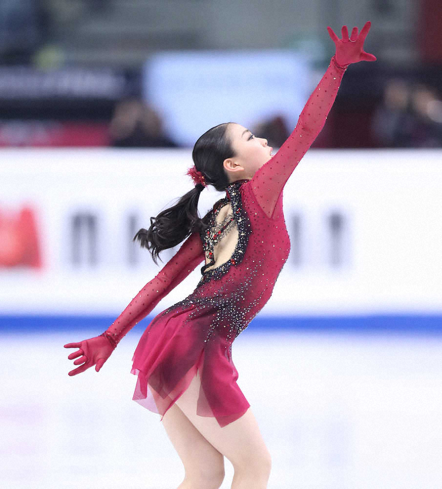 【画像・写真】【写真特集】紀平梨花　70・71点で6位発進　3回転トーループで転倒