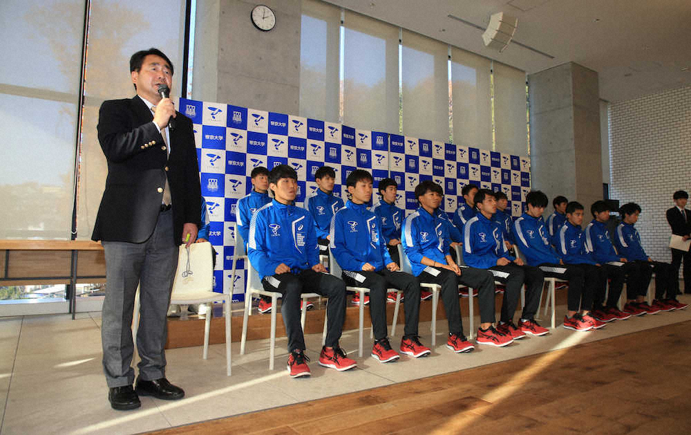 【画像・写真】会見であいさつする中野監督（撮影・白鳥　佳樹）