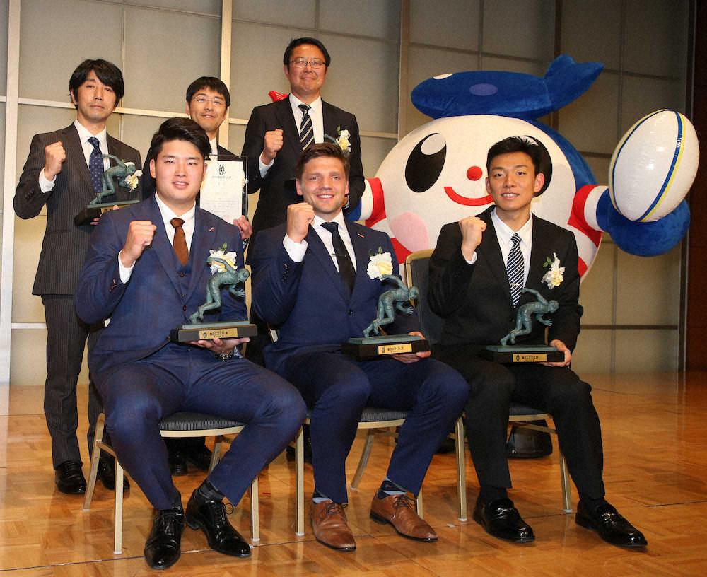 【画像・写真】毎日スポーツ人賞・新人賞にセ・リーグ新人王の村上　「東京五輪に出て頑張りたい」