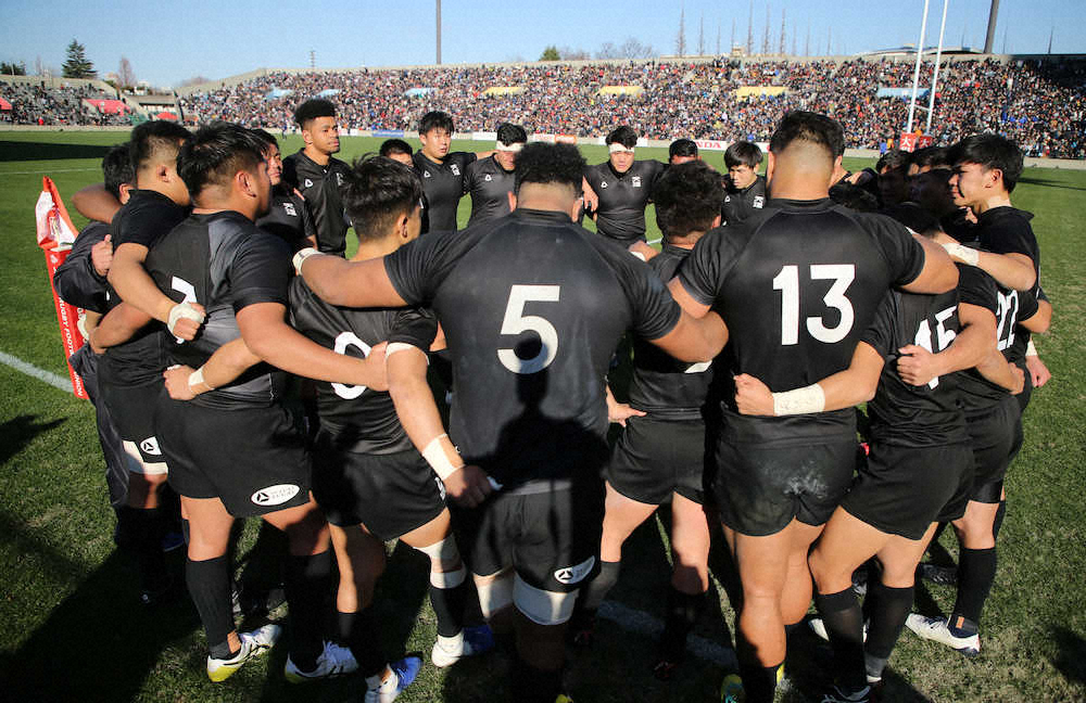 【画像・写真】天理大完敗　1年から主力のFB立見聡明はウオーターボーイで終戦