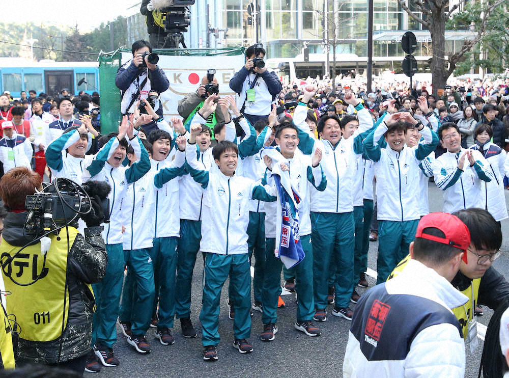 【画像・写真】無冠覚悟も…青学大・原監督2年ぶりVに安堵「やっぱり指数500％。大成功ですね」