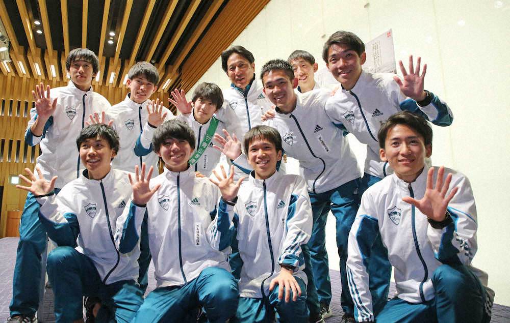 【画像・写真】青学大「最弱世代」が超高速大会新で2年ぶり総合V！原監督「格好良い4年生でした」