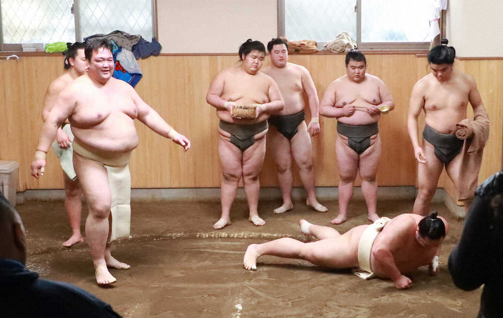 【画像・写真】あれれ…朝乃山、荒磯親方に1勝16敗「そんなに甘くないぞと伝えてもらった」