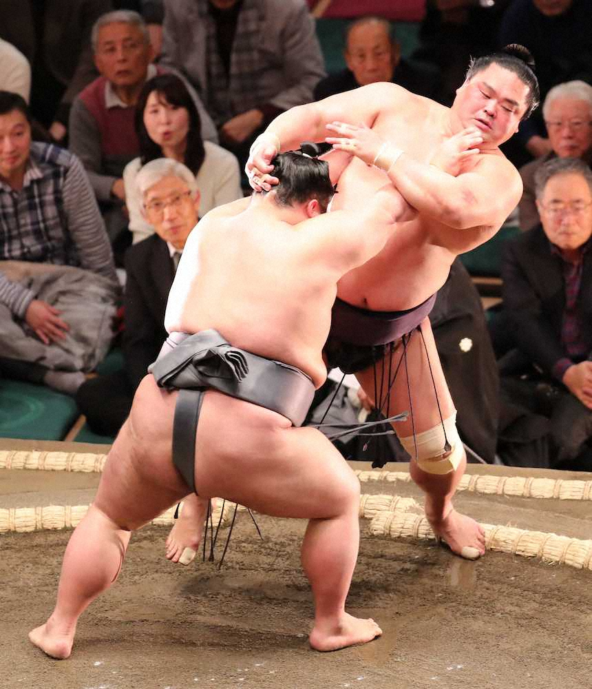 【画像・写真】白鵬、白星発進　大栄翔に雪辱　朝乃山、貴景勝も勝つ　鶴竜は遠藤に苦杯