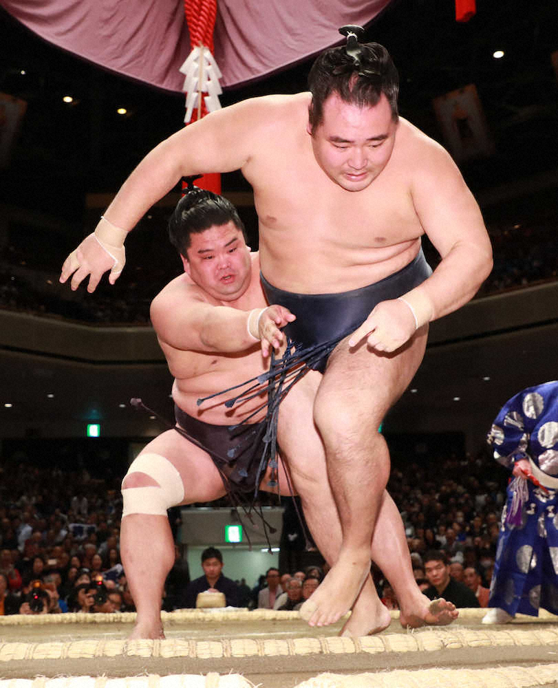 【画像・写真】鶴竜　3敗目で白鵬に続き休場危機　八角理事長「こういう経験をできるのは横綱しかない。あしたから期待」