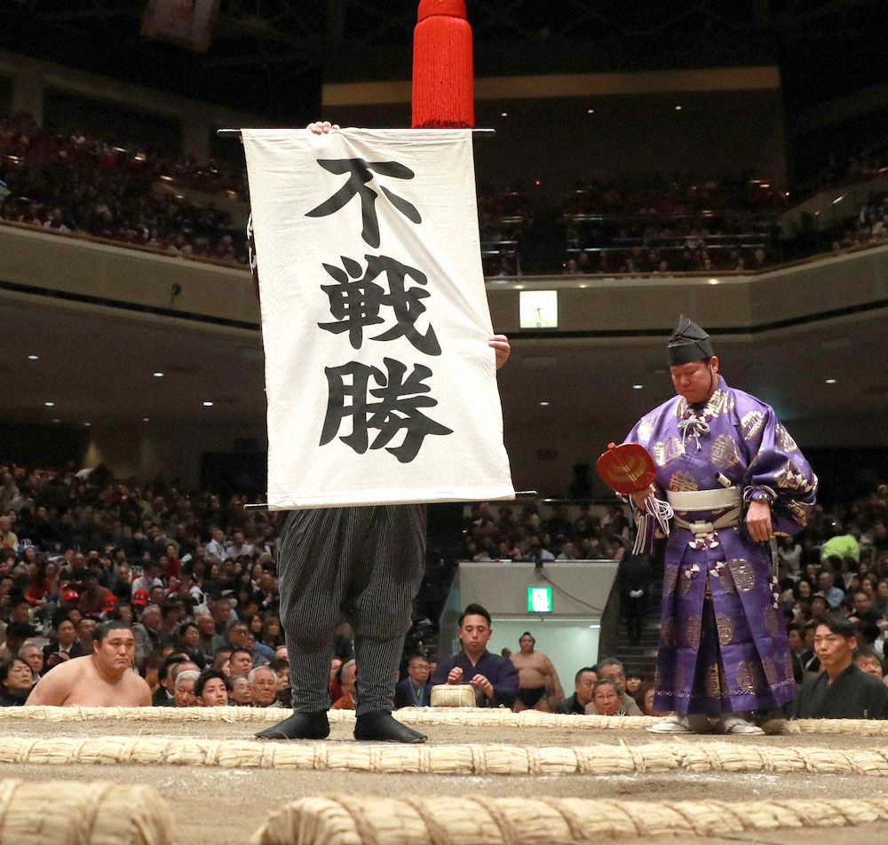【画像・写真】鶴竜も休場　左足首痛める「2週間の患部安静」と診断され　2場所ぶりの横綱不在