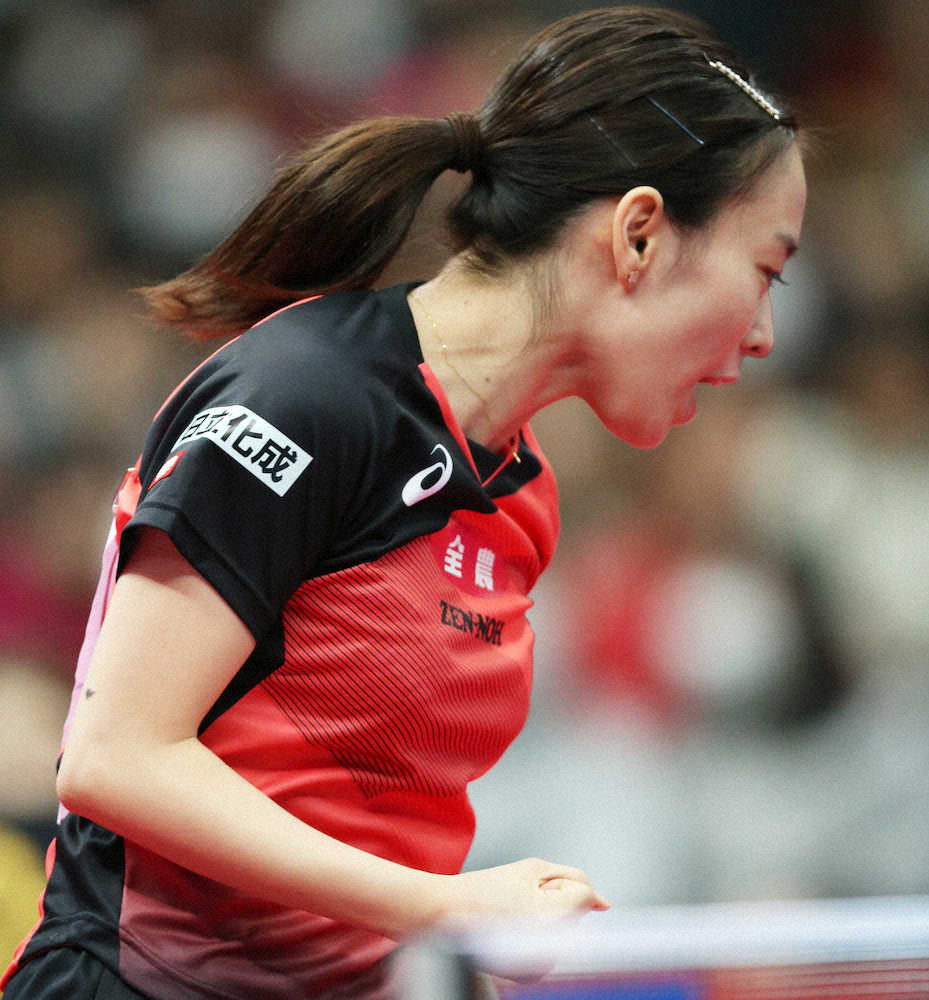 【画像・写真】準々決勝進出を決めてガッツポーズの石川佳純（撮影・北條　貴史）