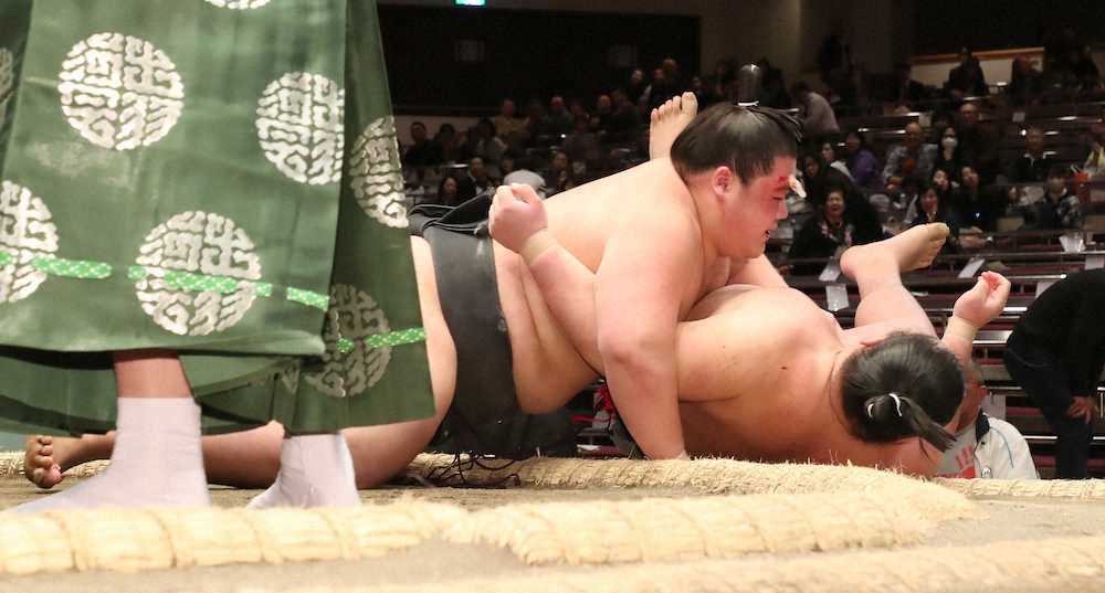 【画像・写真】幕下・納谷　勝ち越しに王手「とりあえず勝ちたいので自分の相撲を変えました」