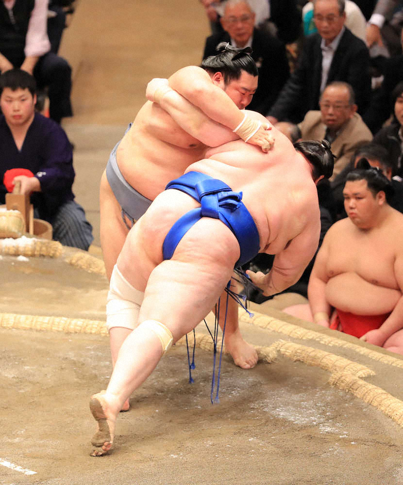 【画像・写真】正代、徳勝龍が10勝でトップ並走　カド番・豪栄道は踏ん張って4勝目