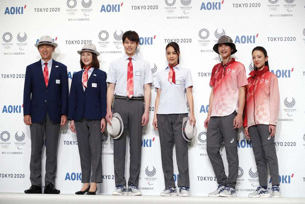 東京五輪・パラリンピックの公式服装発表でお披露目された、審判員など 