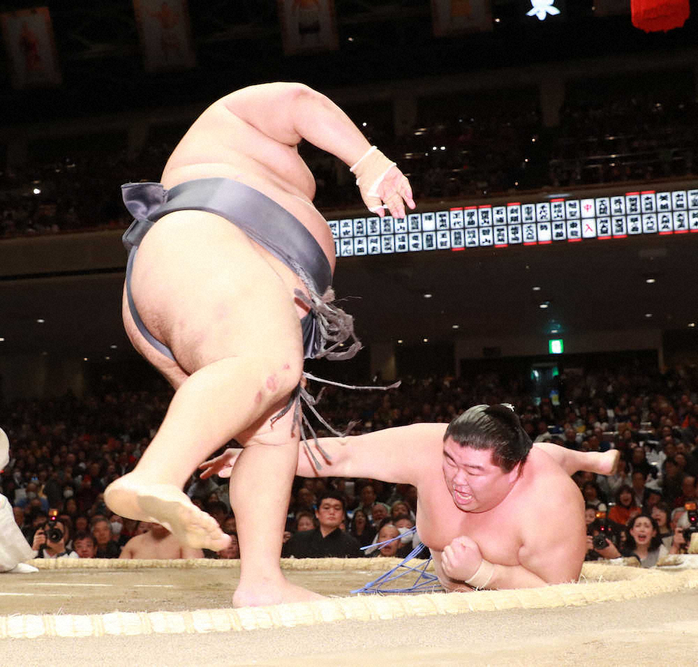 【画像・写真】正代悔しい！平幕1敗対決に敗れ「勝ちを急ぎましたね　以上」