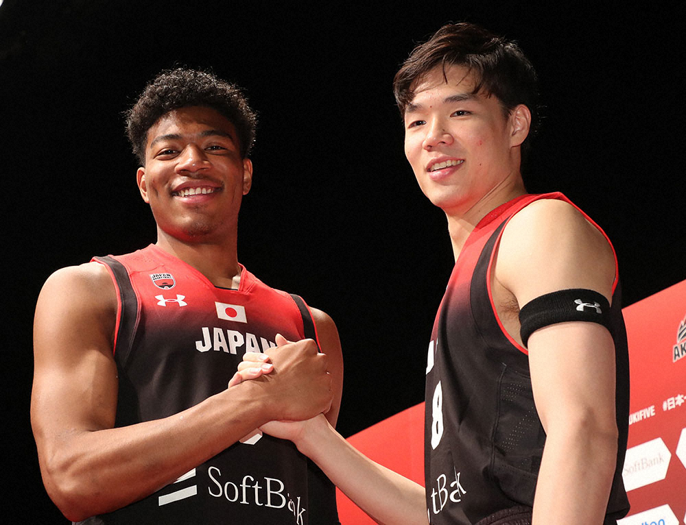 【画像・写真】八村塁と馬場雄大（右）