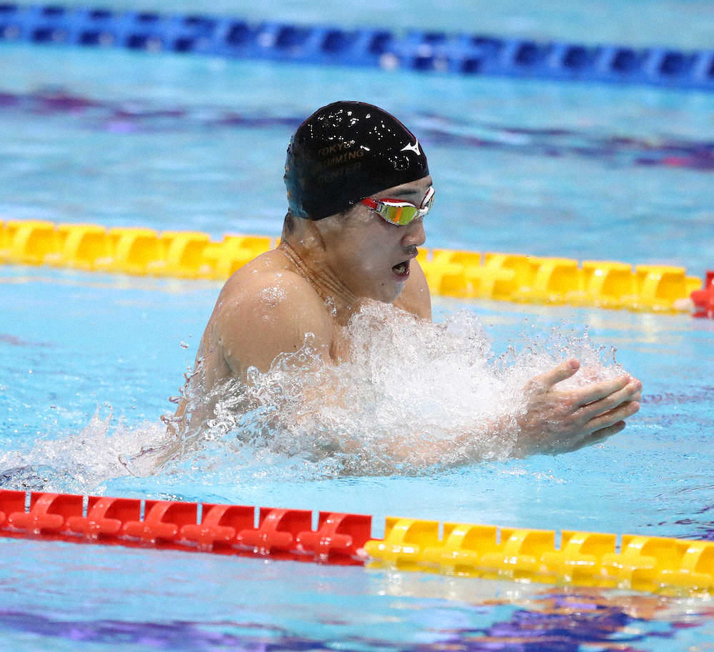 男子200メートル平泳ぎ決勝、優勝した佐藤翔馬（撮影・小海途　良幹）