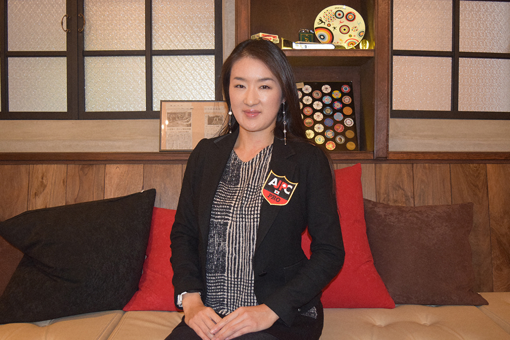 【画像・写真】AJPCが當眞嗣成、石田有里と国内初のプロ契約　魅力アピールへ意気込み