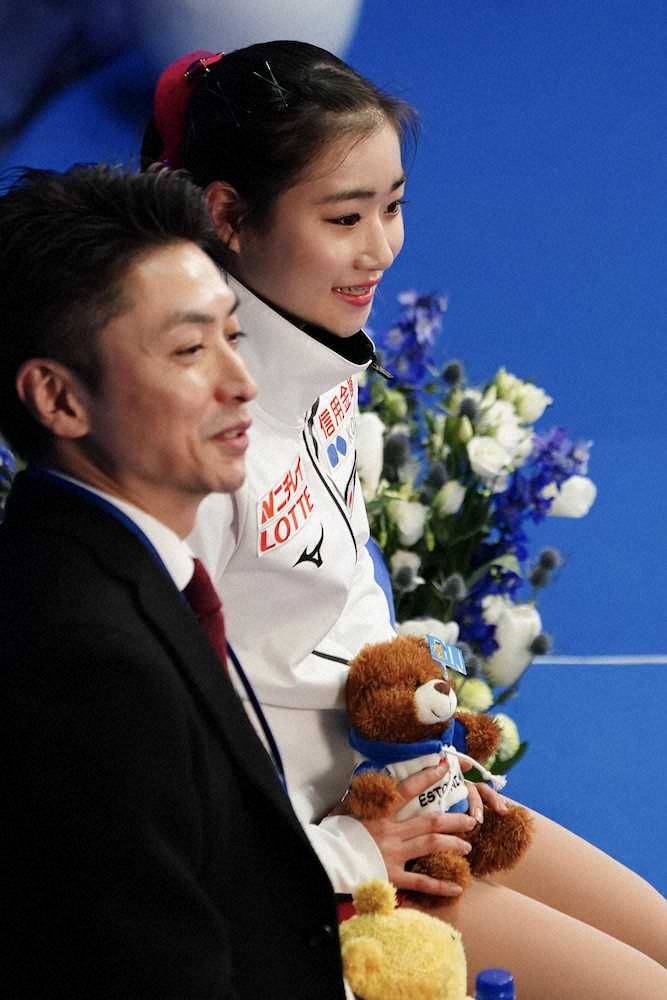 【画像・写真】河辺愛菜　女子SP64・47点でフリー進出、ジャンプ決めガッツポーズも