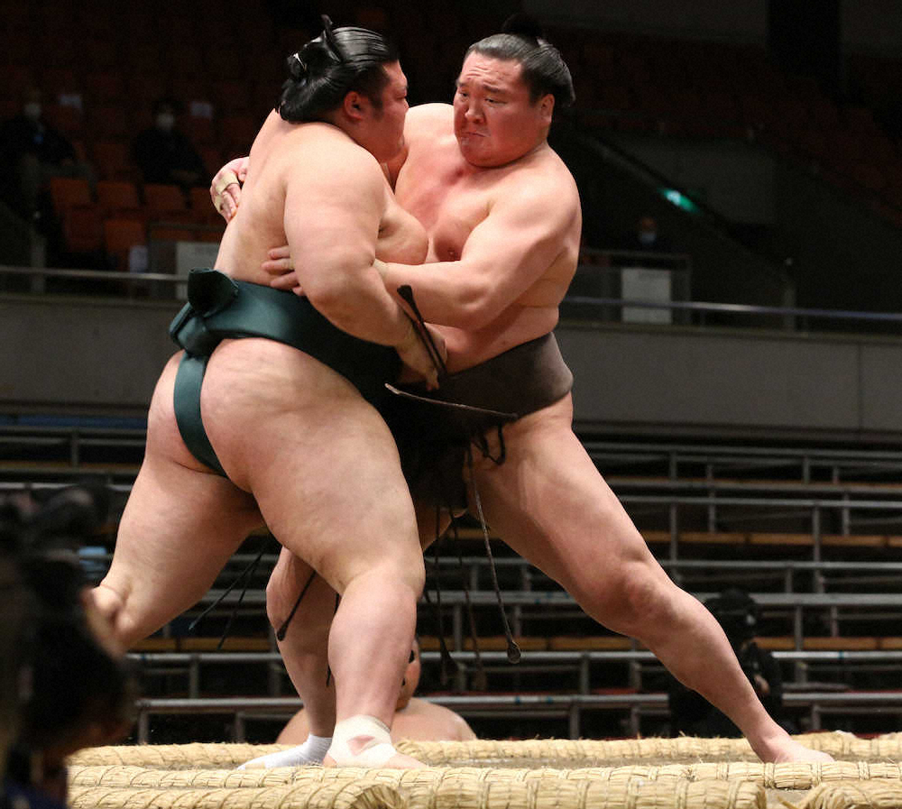 【画像・写真】白鵬、豊山に完勝し6連勝　あふれる自信「前に出ているしいいなって感じ」