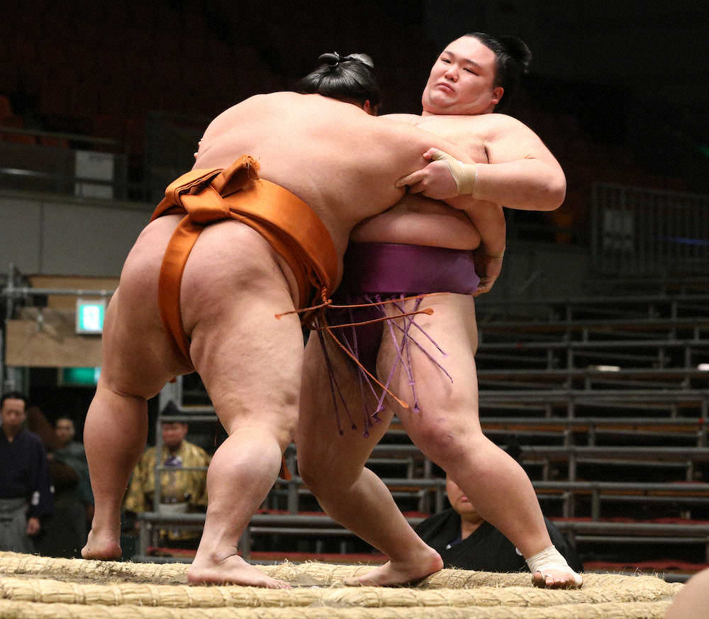 【画像・写真】朝乃山、御嶽海の圧力に屈す「うまく相撲を取られた」