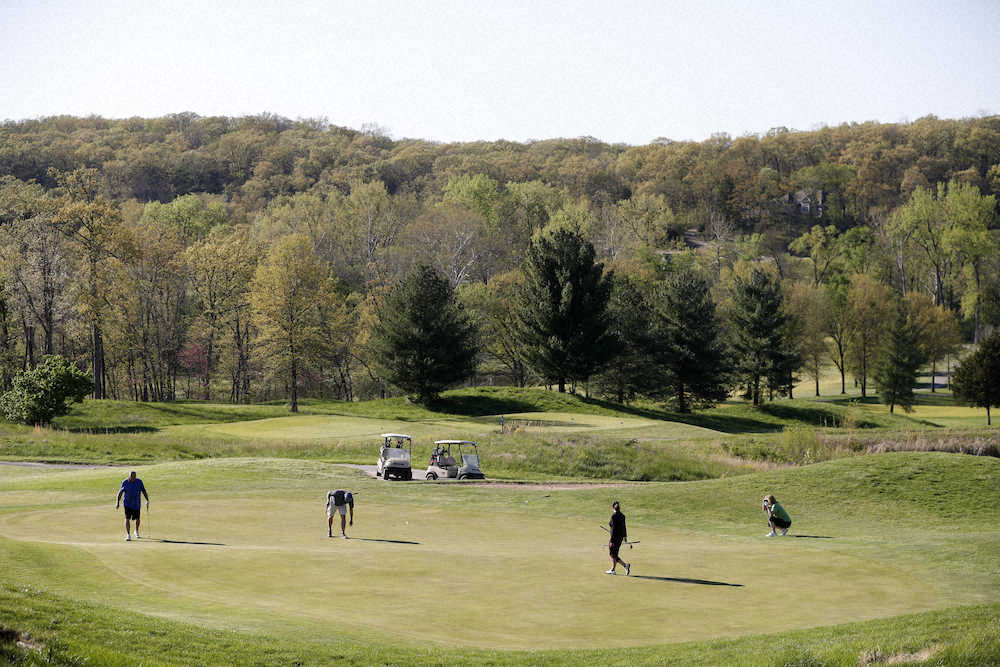 ミズーリ州のゴルフ場は社会的距離を保てばプレー可能（AP）