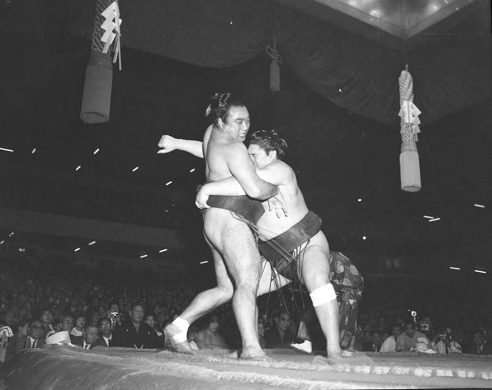 【画像・写真】大鵬　最後の「柏鵬対決」でライバル圧倒　賜杯奪還で誇りの凱歌