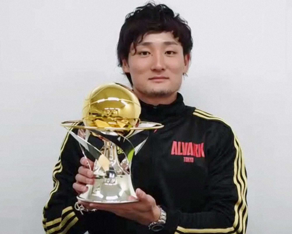 MVPを初受賞しオンラインで取材に応じるA東京の田中