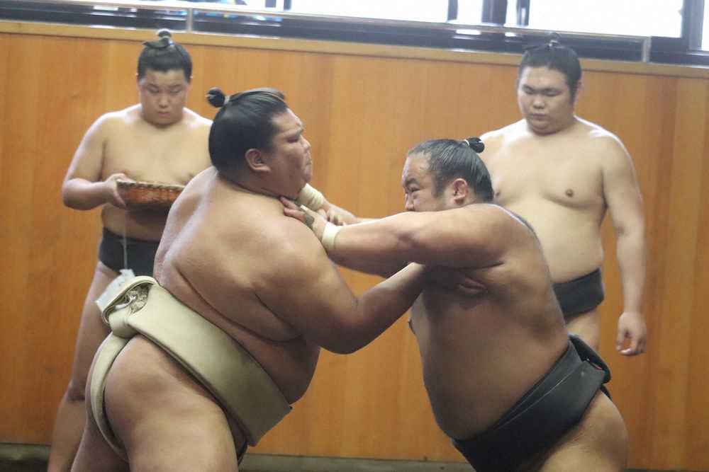 【画像・写真】御嶽海、幕下以下の力士と20番も「踏み込みの圧が感じられない」