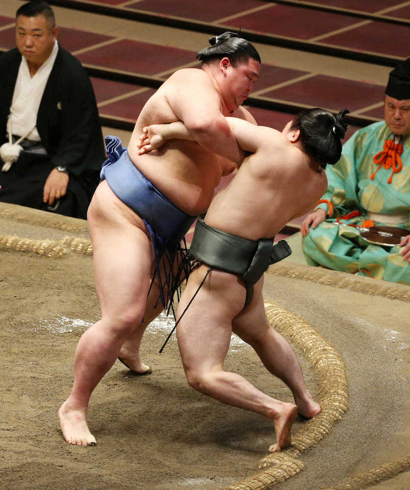 【画像・写真】正代　連敗止め3日ぶり白星　優勝争い残った