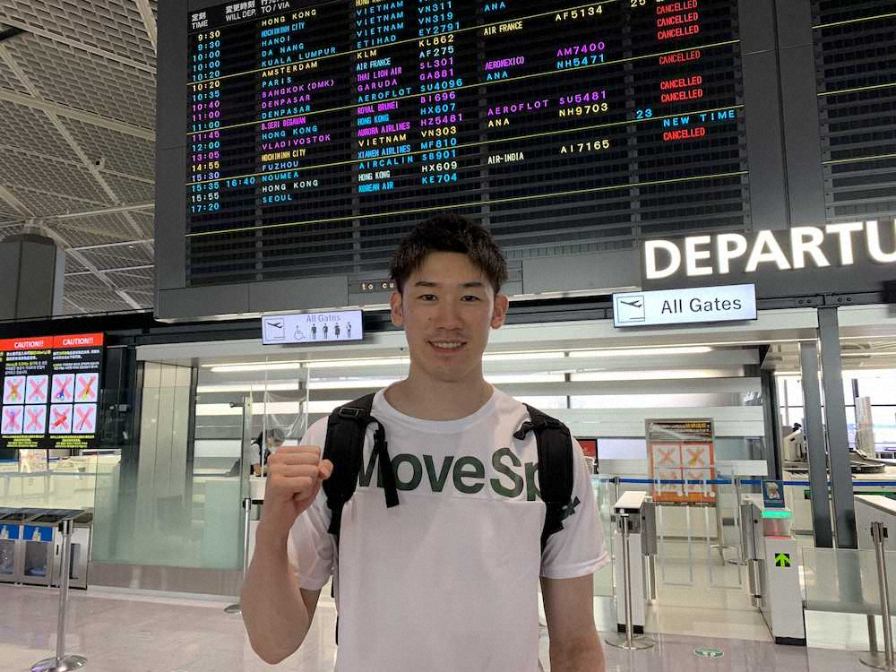 【画像・写真】バレー男子・石川祐希「覚悟を持って臨みたい」　ミラノへ出発