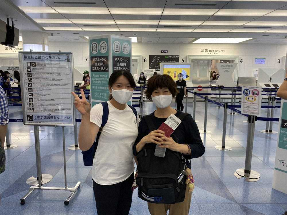 【画像・写真】勝みなみ　全英女子OPに向け渡英　母がキャディーで2度目の挑戦「予選は通過したい」