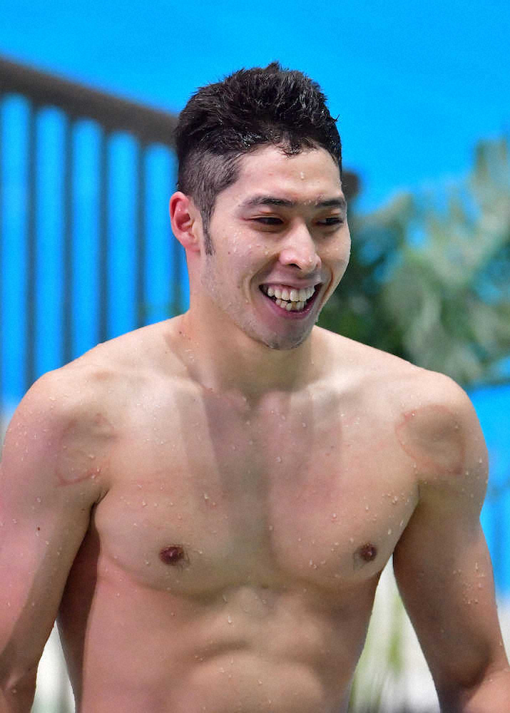 ＜東京都特別水泳大会＞男子200メートル自由形を終え、笑顔をみせる萩野公介