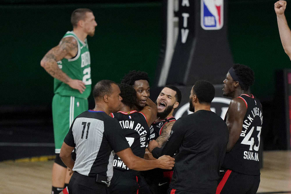 【画像・写真】ラプターズが3戦目で初勝利　アヌノビーが3点シュートによる劇的なブザービーター
