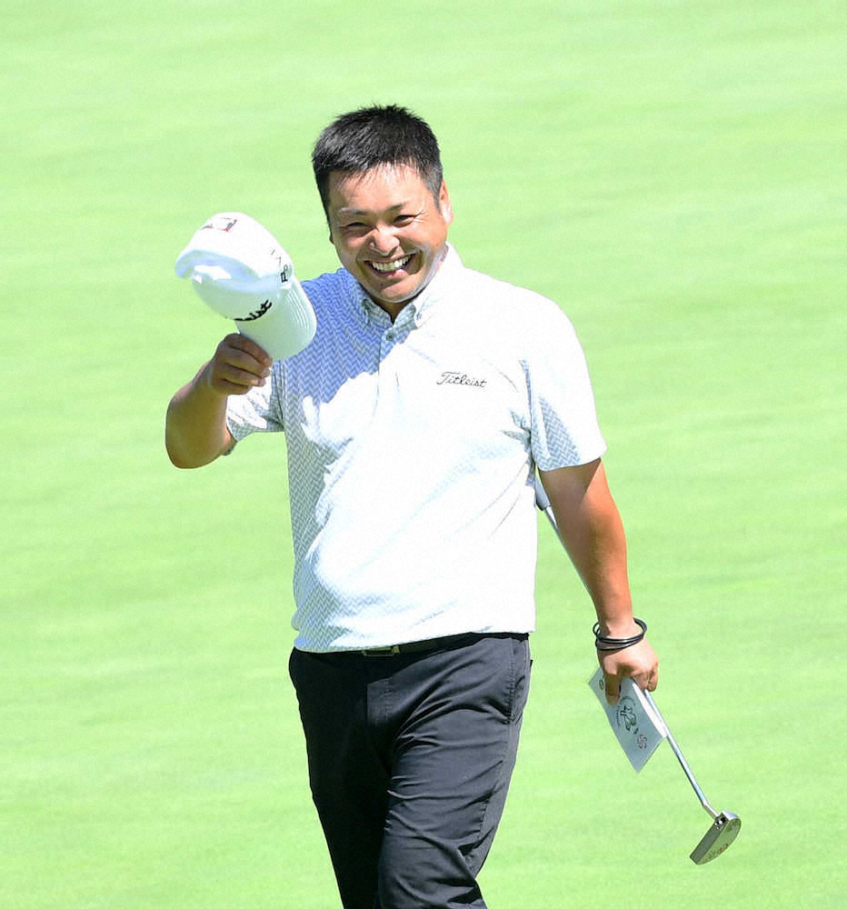 【画像・写真】永松　首位タイ浮上!ツアー未勝利で通算獲得賞金93万円の37歳「すいませんね、誰か分からん人で」