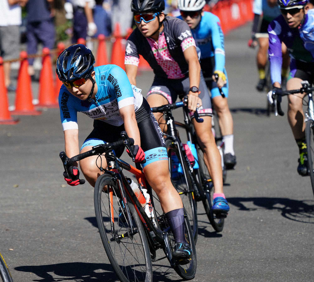 【画像・写真】梶原　自転車男子レース初参戦も強制終了「全然走れなくて悔しい」