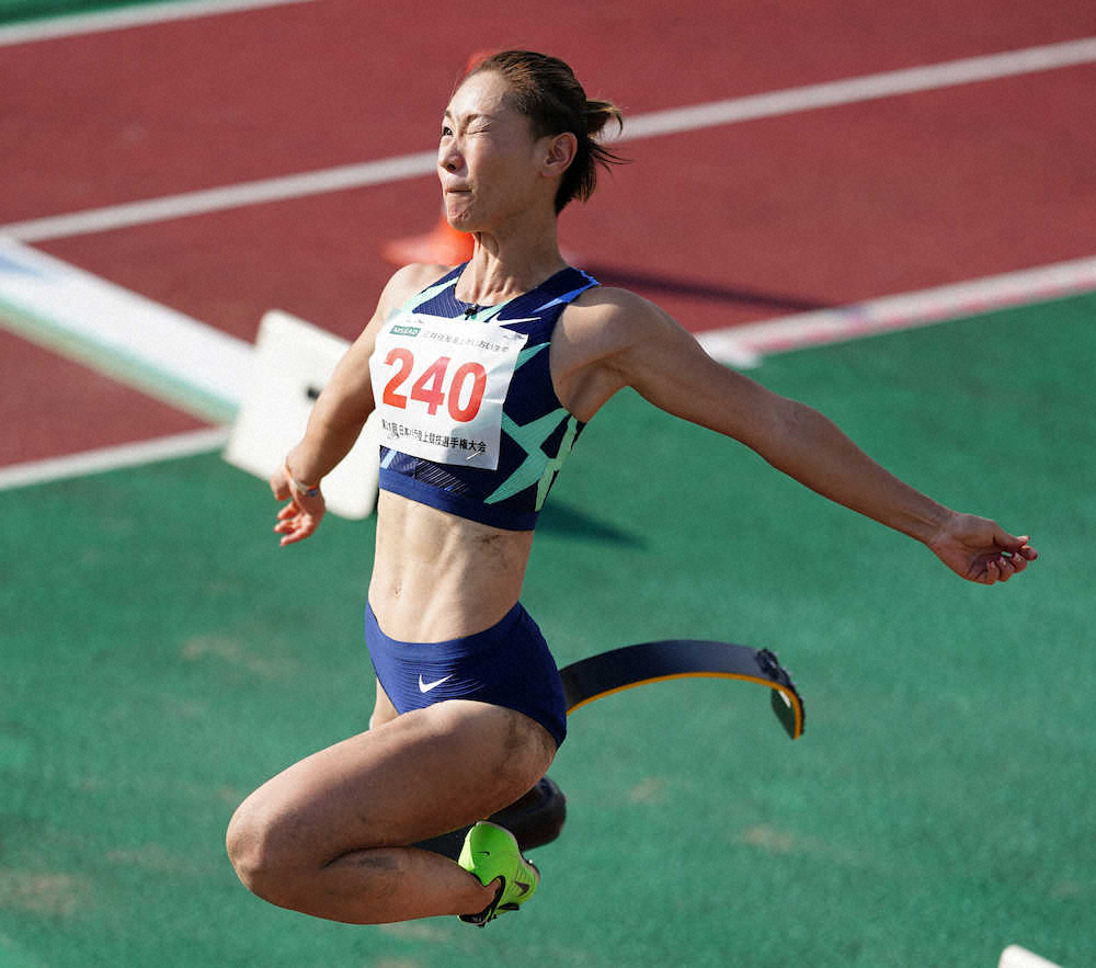 女子走り幅跳び（義足T64）で日本記録を更新して優勝した中西（撮影・小海途　良幹）