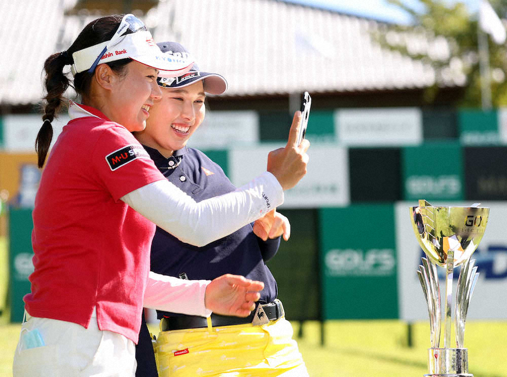 【画像・写真】“黄金世代”小祝、2位に6打差つける圧勝　笹生の連勝止める