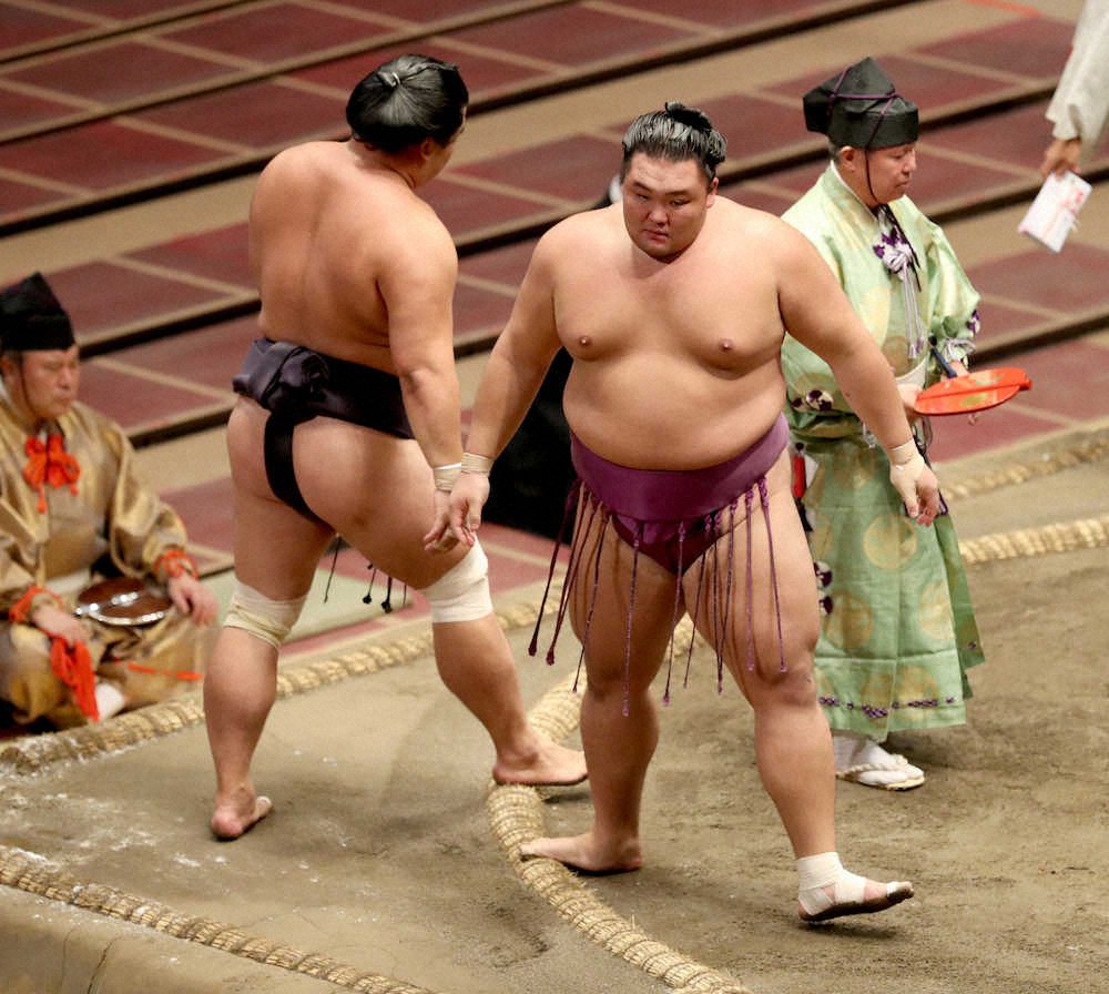 【画像・写真】全勝の阿武咲が初黒星、単独トップ消え混戦模様に　大関・朝乃山は五分に星戻す