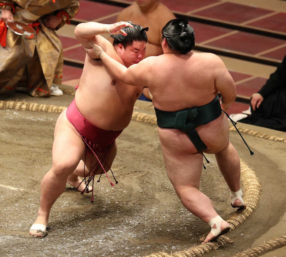 【画像・写真】大栄翔　4日ぶり白星　豊山に反撃の余裕与えず「立ち合いを見直した」