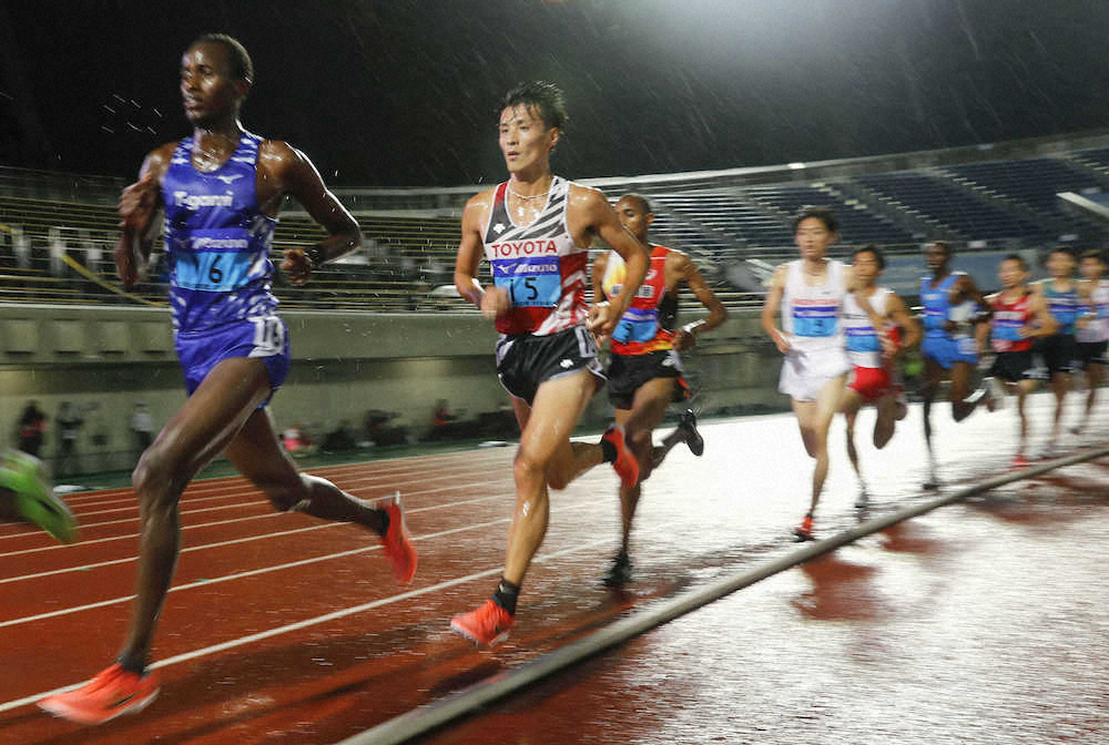 【画像・写真】服部勇馬　男子1万で自己新、日本人トップ7位　マラソン2時間5分台に照準「身近に感じられるタイム」