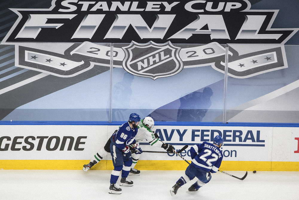 【画像・写真】スタンレー杯決勝第2戦でライトニングが雪辱　スターズを3―2で下して1勝1敗